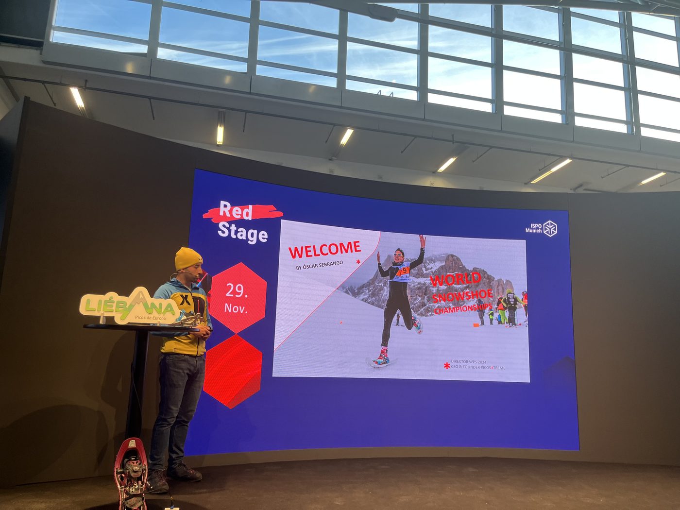 Ponencia de presentación del Mundial en el Red Stage de ISPO