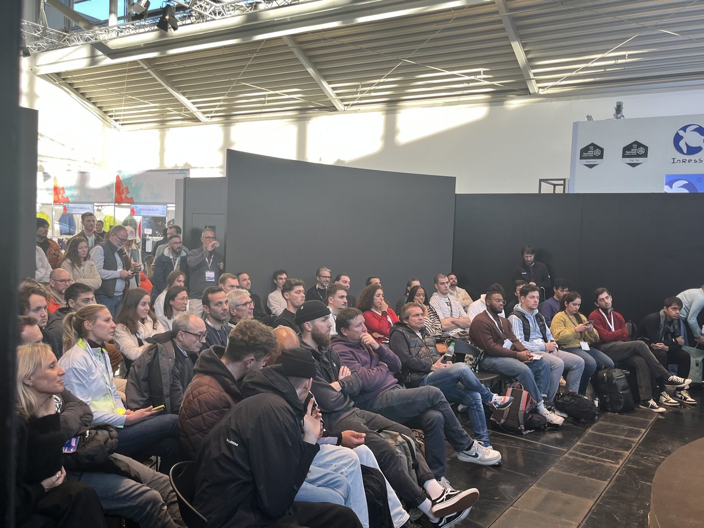 Público asistente a la presentación del WPS24 en ISPO Múnich